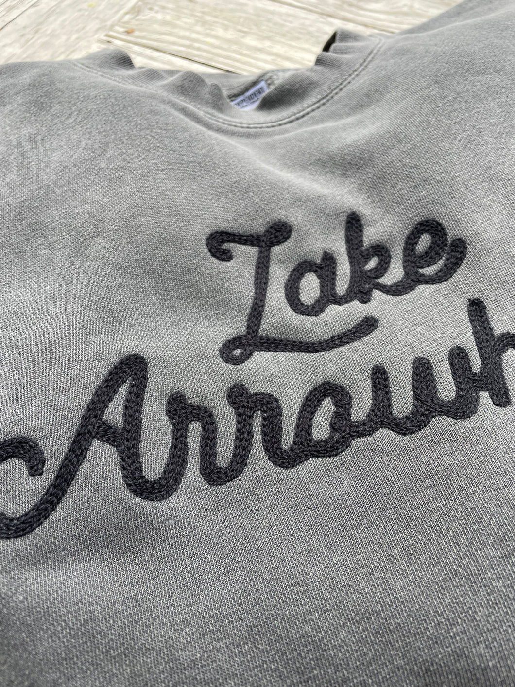 LAKE ARROWHEAD Chainstitched CREWNECK 'eLAvated' collection