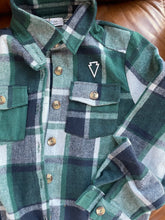 Load image into Gallery viewer, WOMEN&#39;S PLAID FLANNEL SHACKET-  GREEN/NAVY/GREY
